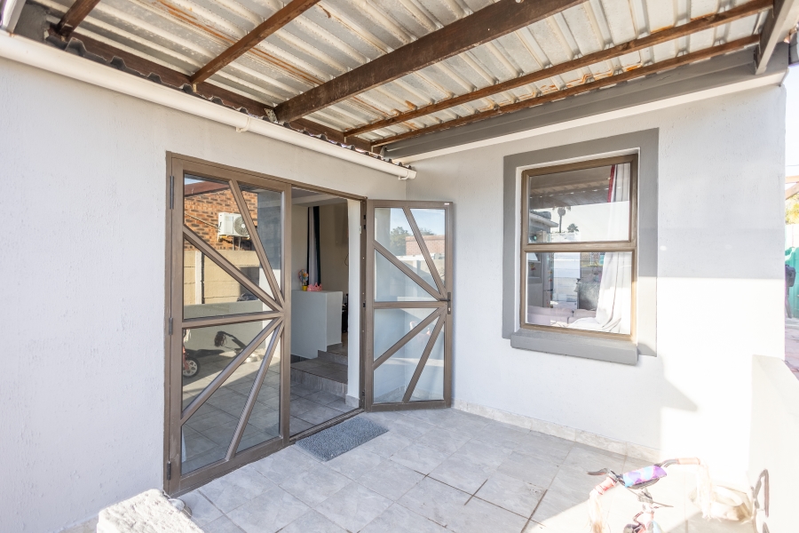 2 Bedroom Property for Sale in Zoo Park Western Cape